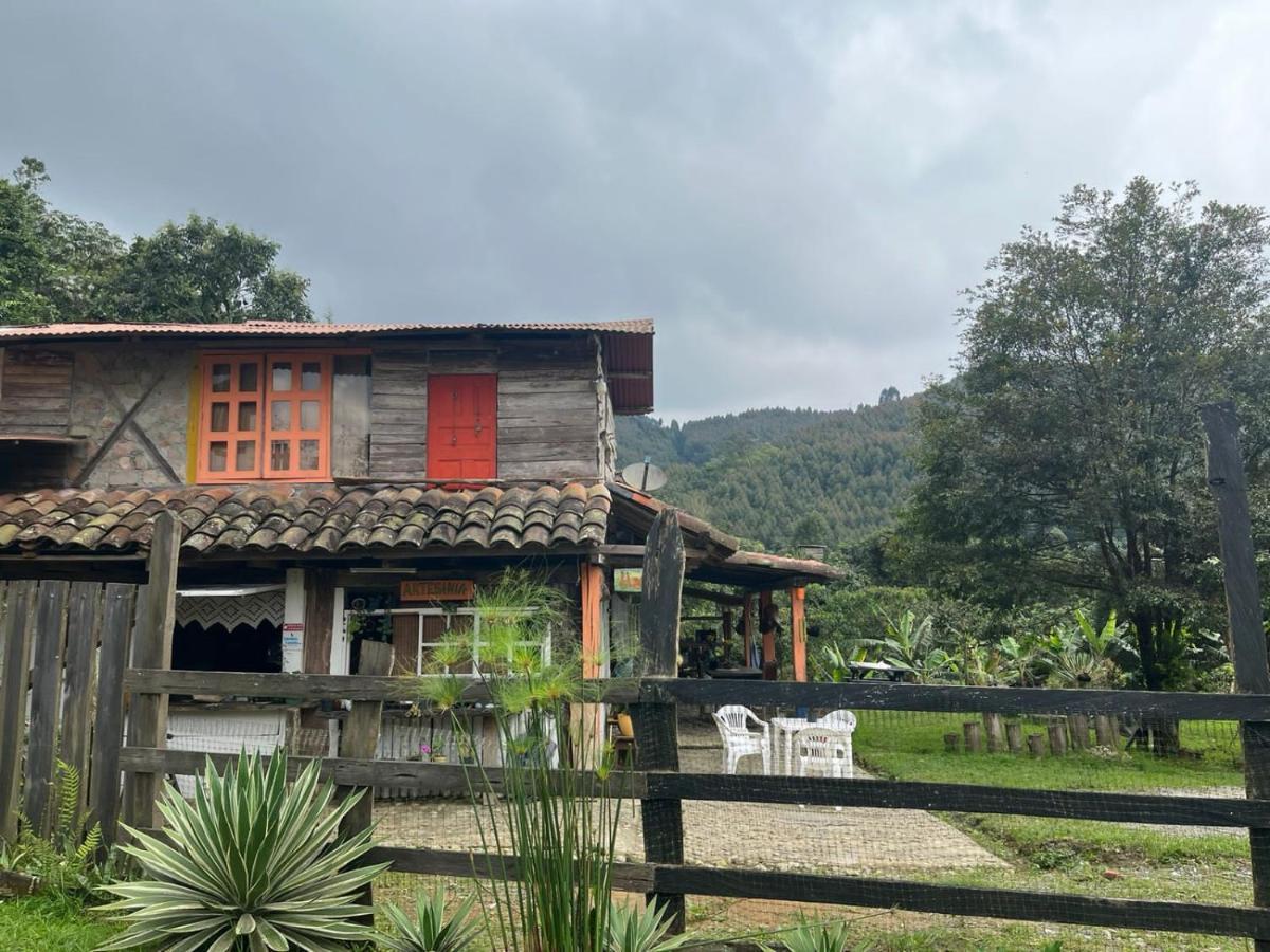 Tarragona Hostal Santa Rosa de Cabal Dış mekan fotoğraf